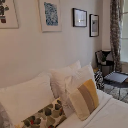1 Minute Gare Montparnasse,center,close To Eifel Tolerance And Louvre Meusm,fantastic Place Апартаменты *