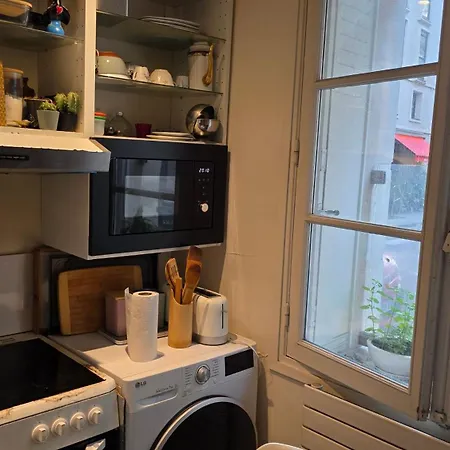 1 Minute Gare Montparnasse,center,close To Eifel Tolerance And Louvre Meusm,fantastic Place Париж